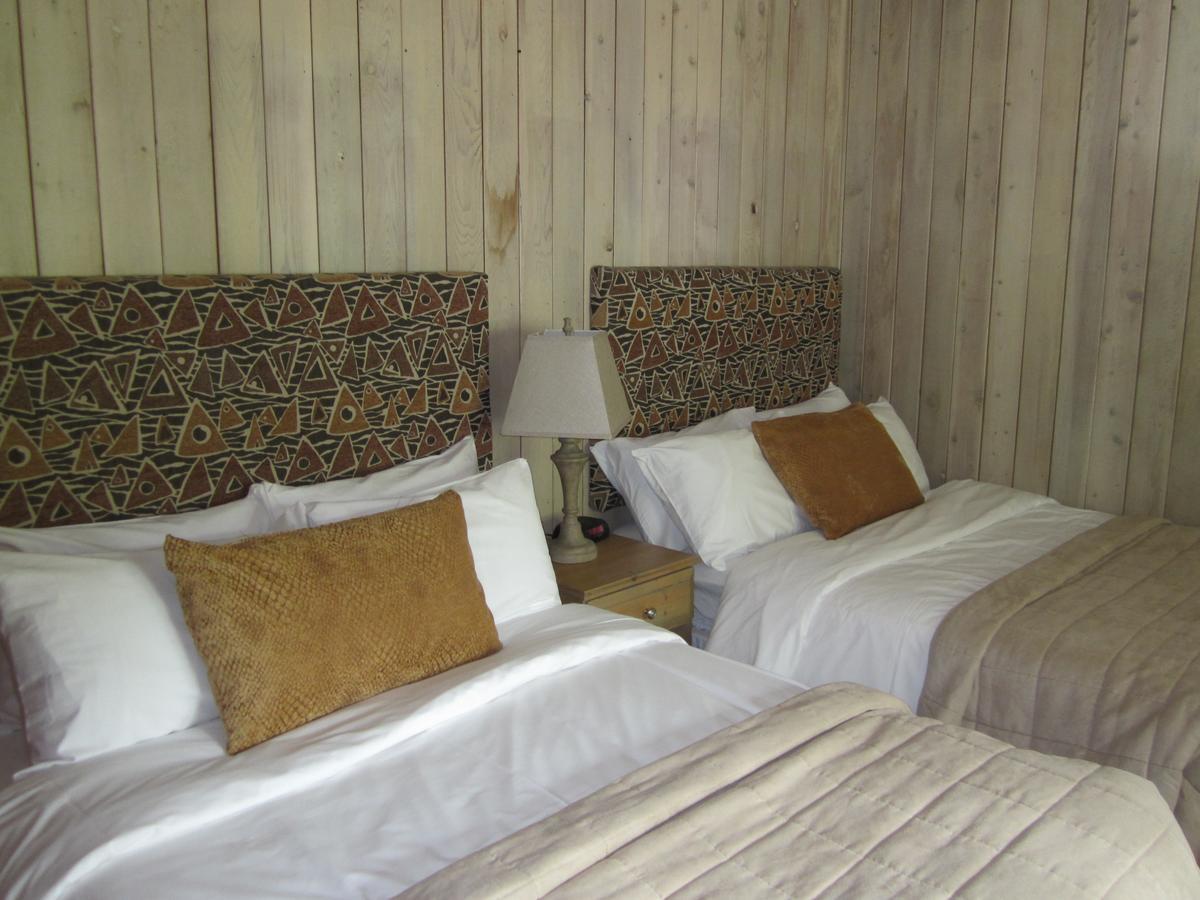The Surf Lodge And Pub Gabriola Zewnętrze zdjęcie